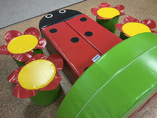 Комплект детской мебели Божья коровка KIDIGO